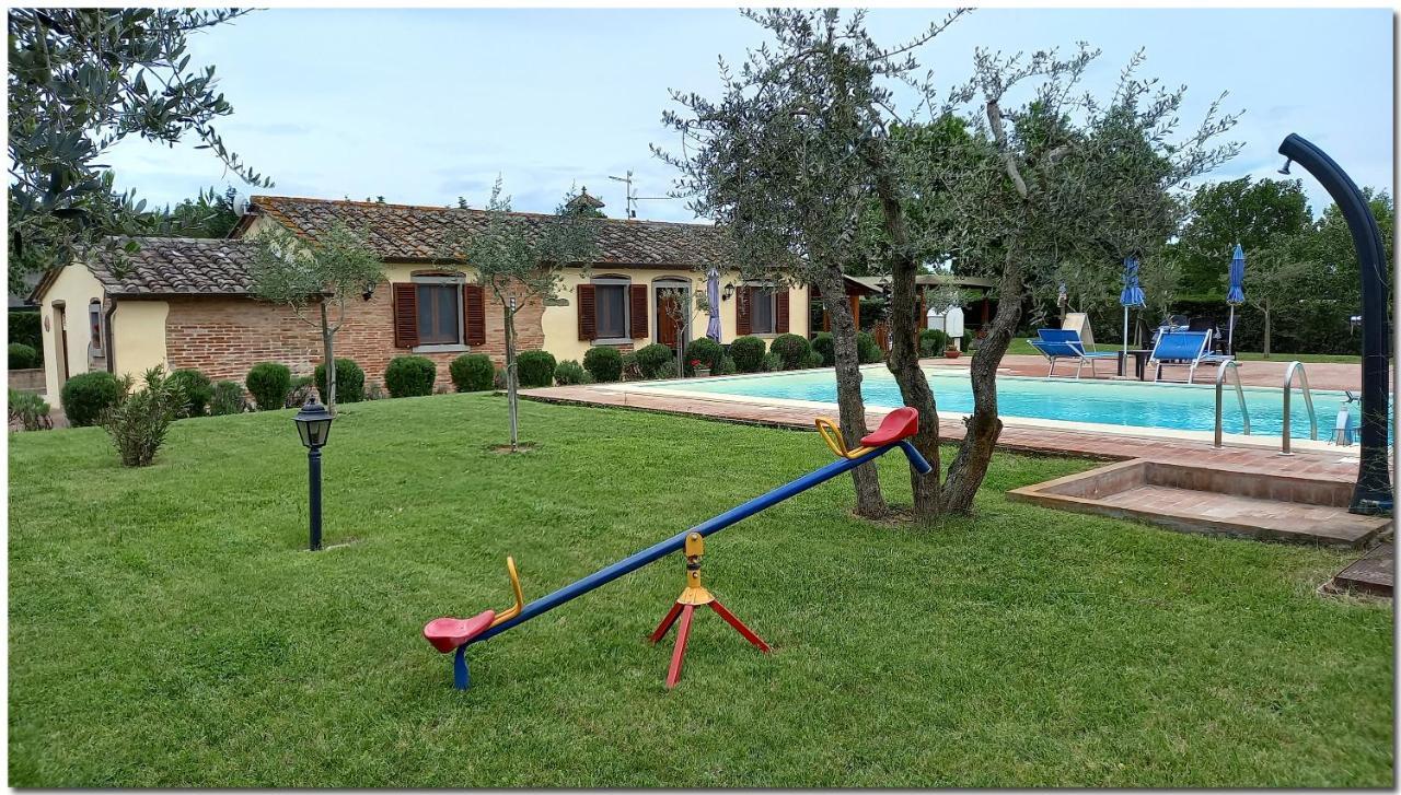 Villino Cortona: Tuscan Retreat with Private Pool and Wi-Fi Exterior photo